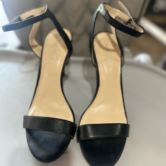 Nine West black shoes in excellent condition - Picture 2 of 2